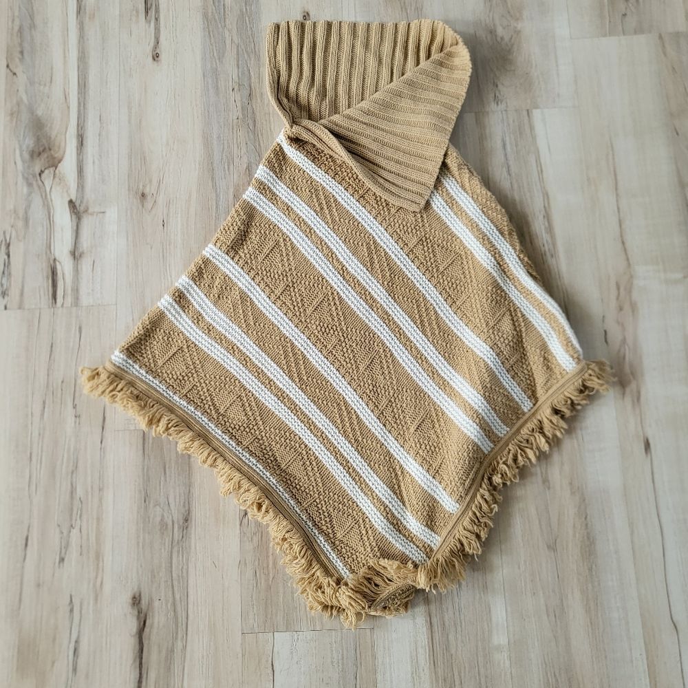 RAVE Split Side V Neck Poncho Crochet Knit 90s y2k vintage